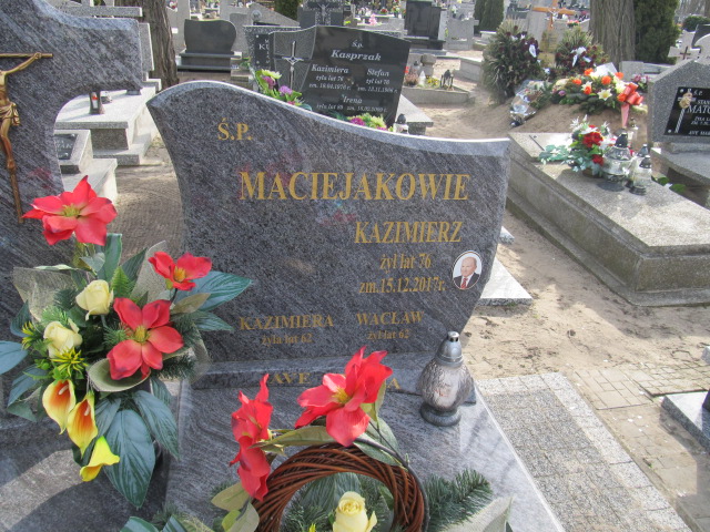 Kazimierz Maciejak 1941 Krzymów - Grobonet - Wyszukiwarka osób pochowanych